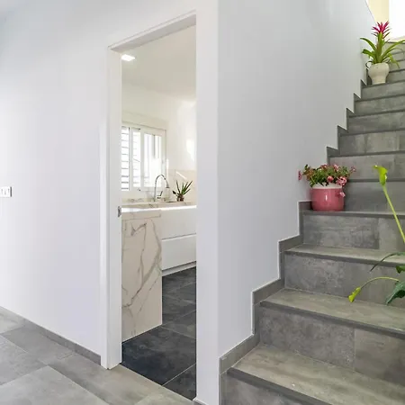 3 Bedroom Awesome In Chiclana De La Fronter