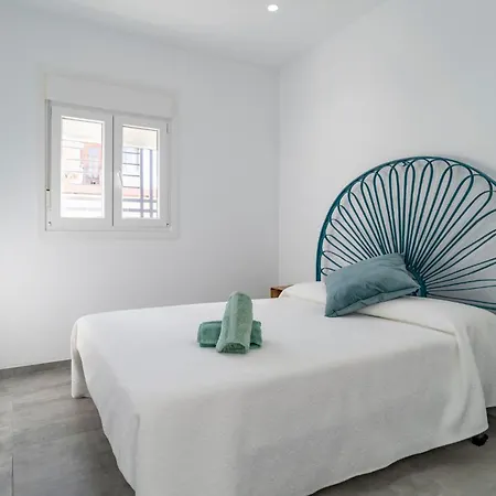 3 Bedroom Awesome In Chiclana De La Fronter