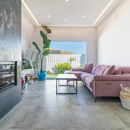 3 Bedroom Awesome In Chiclana De La Fronter *