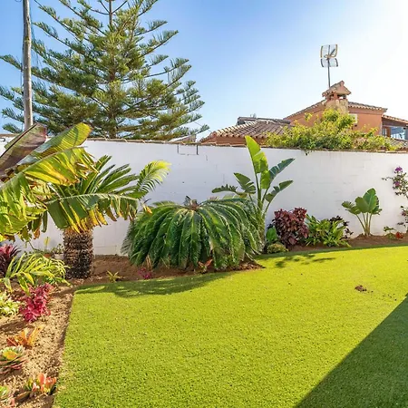 3 Bedroom Awesome In Chiclana De La Fronter 別荘 *